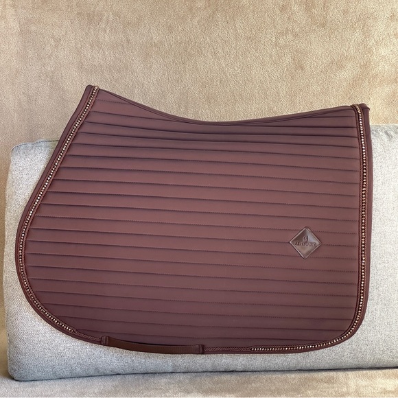 Kentucky Wellington Pearl jump saddle pad brown - Picture 5 of 15